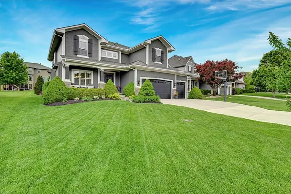 24349 W 107th PL, Olathe, KS 66061