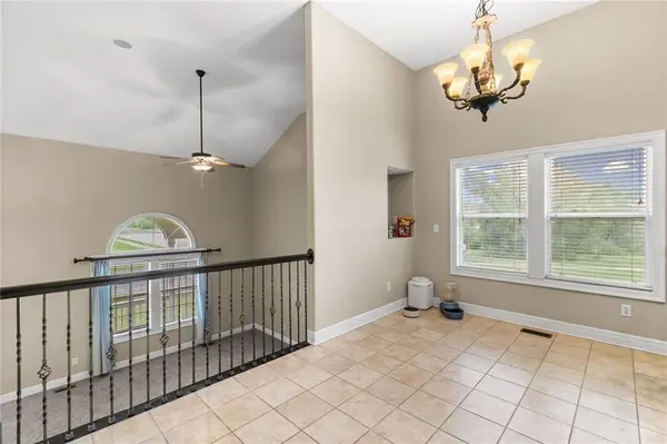 1501 Johnston DR, Raymore, MO 64083