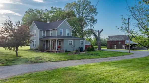 3448 Wyandotte RD,  Meriden,  KS 66512