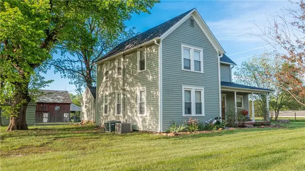 3448 Wyandotte RD, Meriden, KS 66512