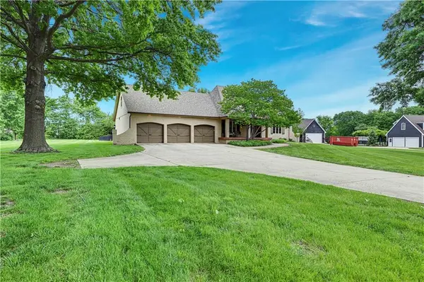 11260 W 155TH TER, Overland Park, KS 66221