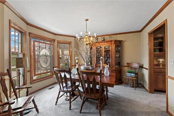 10913 Oak DR, Kansas City, KS 66109