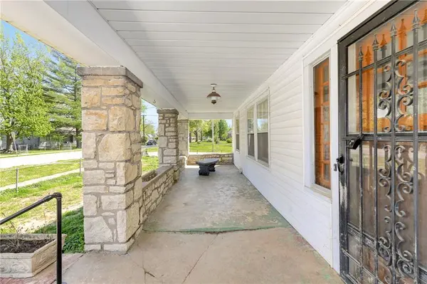 234 Old Orchard ST, Excelsior Springs, MO 64024