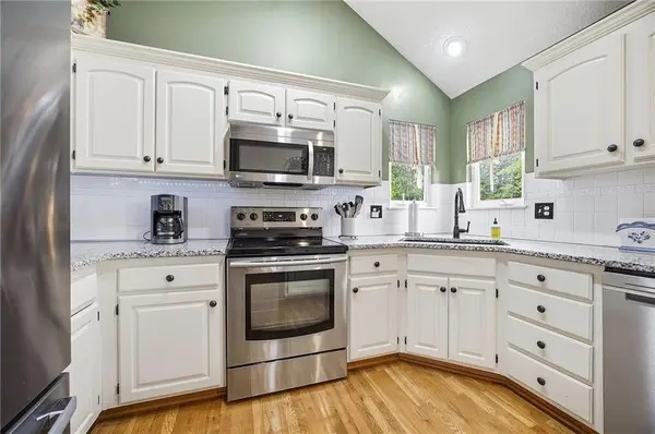 1039 N Logan ST, Olathe, KS 66061