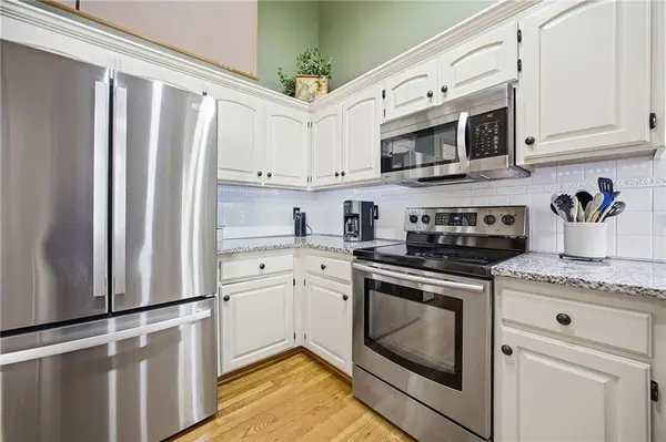 1039 N Logan ST, Olathe, KS 66061