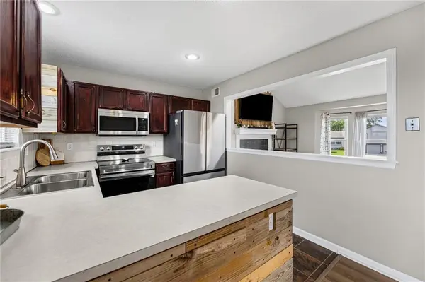 17451 S Ingrid ST, Gardner, KS 66030
