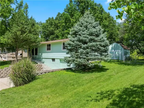 5903 N Garfield AVE,  Gladstone,  MO 64118