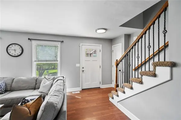 9338 NW 86th TER, Kansas City, MO 64153