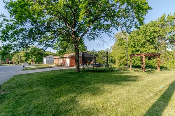 1001 Maple ST, Atchison, KS 66002