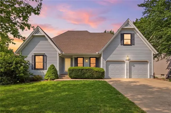 15644 W 83rd TER, Lenexa, KS 66219