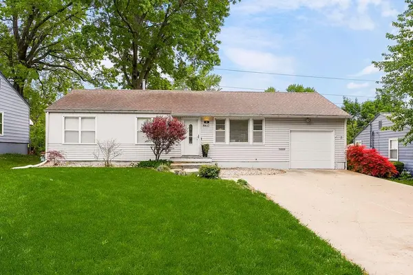 8817 W 82nd TER, Overland Park, KS 66204