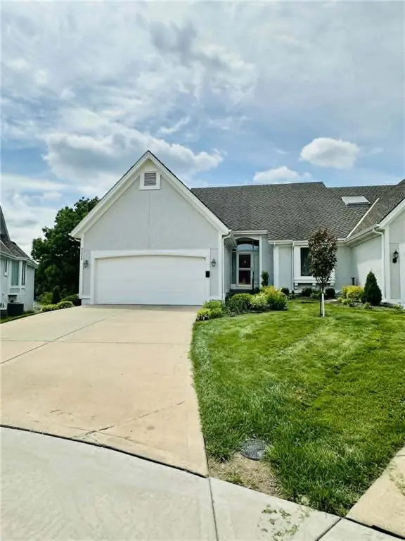 5225 W 122nd ST, Overland Park, KS 66209