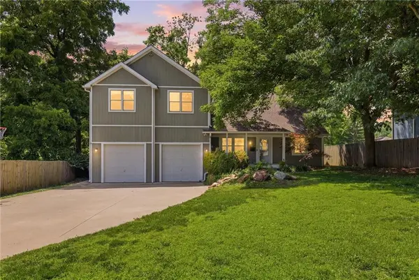 7612 Eby AVE, Overland Park, KS 66204