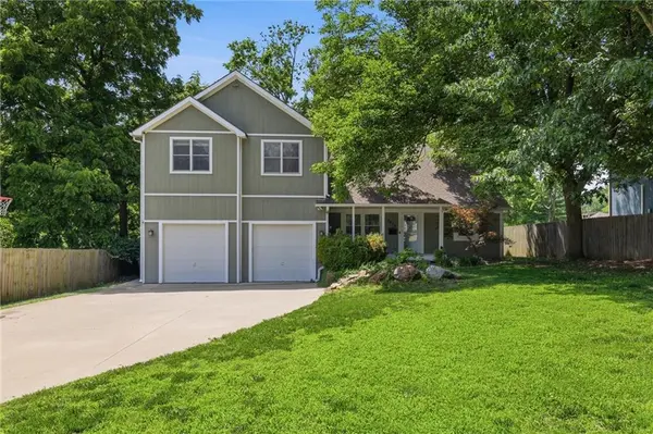 7612 Eby AVE, Overland Park, KS 66204