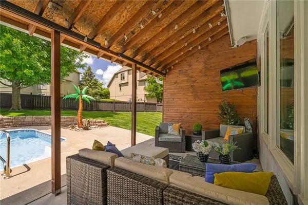 14004 Westgate ST, Overland Park, KS 66221