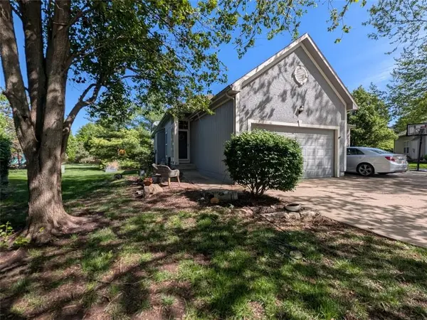 7317 SILVERHEEL ST, Shawnee, KS 66227