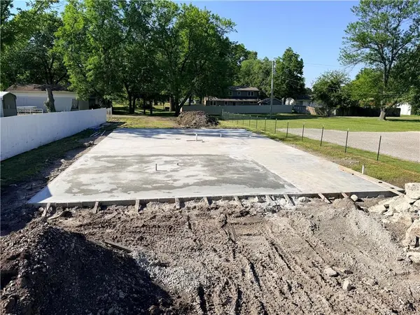 110 E South ST, Arma, KS 66712