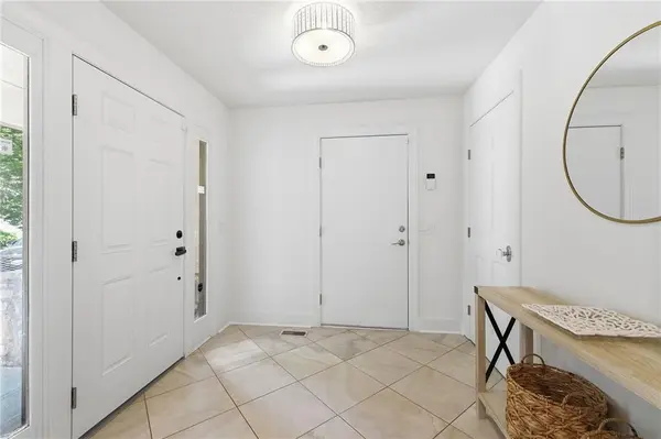 7507 El Monte CIR, Prairie Village, KS 66208