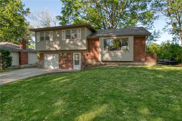 9200 Reeder DR, Overland Park, KS 66214