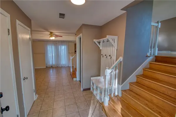 9200 Reeder DR, Overland Park, KS 66214