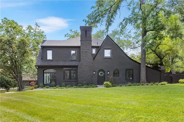 5500 Mission RD,  Fairway,  KS 66205