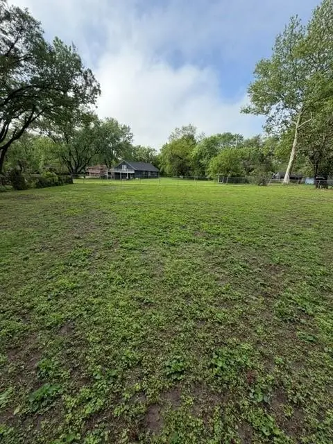 10801 E 64th TER, Raytown, MO 64133