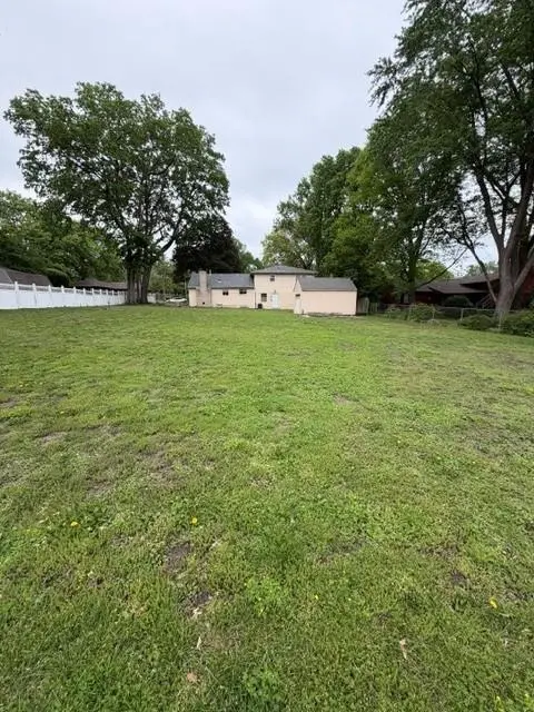 10801 E 64th TER, Raytown, MO 64133