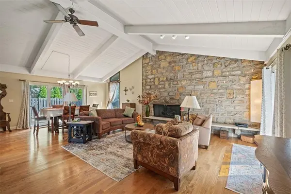 9601 Lee BLVD, Leawood, KS 66206