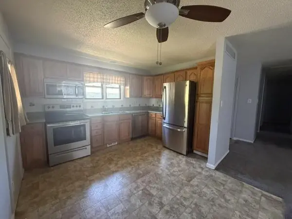 2117 SW 66th ST, Topeka, KS 66619