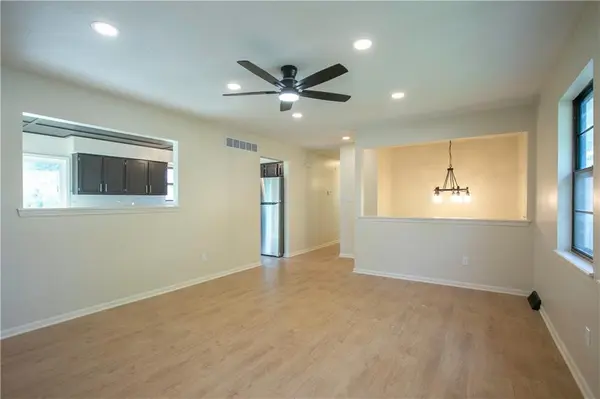 1603 Chapel LN, Harrisonville, MO 64701