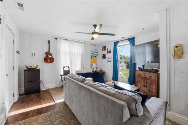 304 E Forest ST, Harrisonville, MO 64701