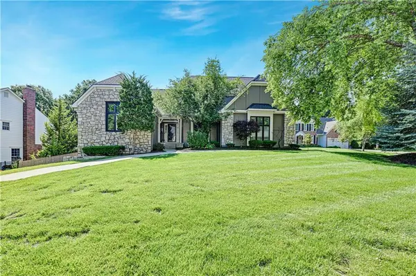 5005 W 131st ST, Leawood, KS 66209