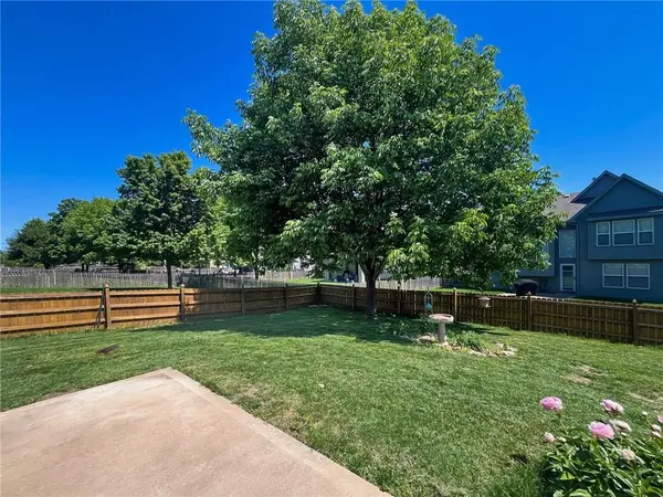 12465 S Quail Ridge DR, Olathe, KS 66061