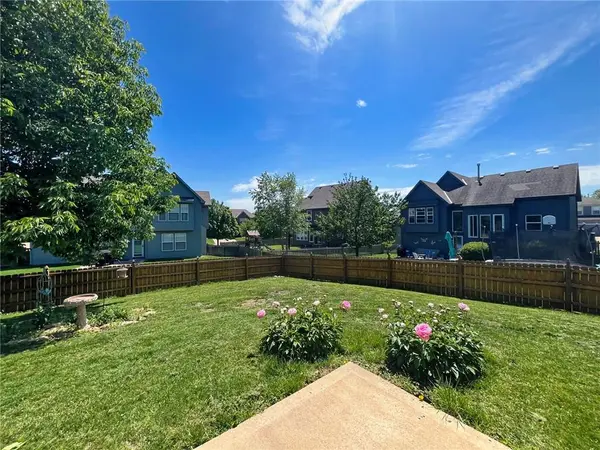 12465 S Quail Ridge DR, Olathe, KS 66061