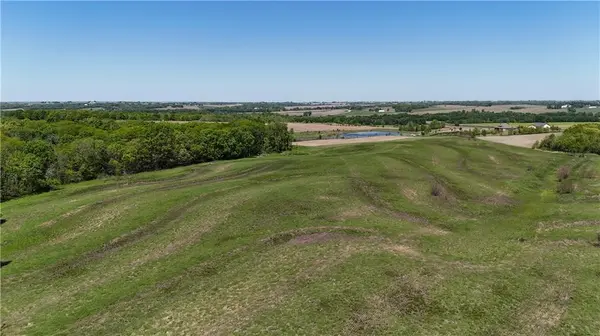 SE Spring Holler RD,  Easton,  MO 64443