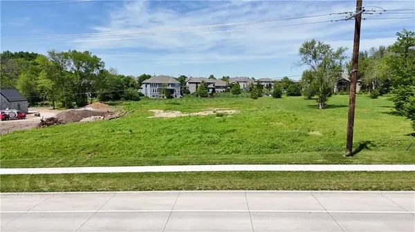 8944 W 167th ST, Overland Park, KS 66085
