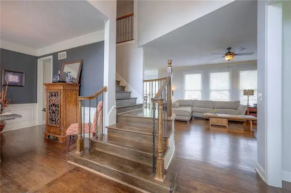 8112 W 129th ST, Overland Park, KS 66213
