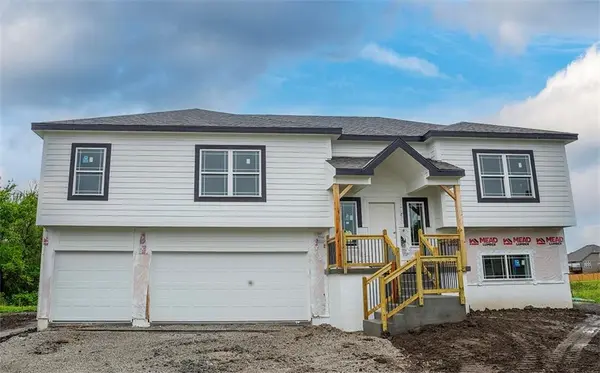 830 Cedar Ridge DR,  Raymore,  MO 64083