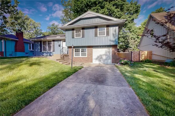 8432 Evanston AVE, Raytown, MO 64138