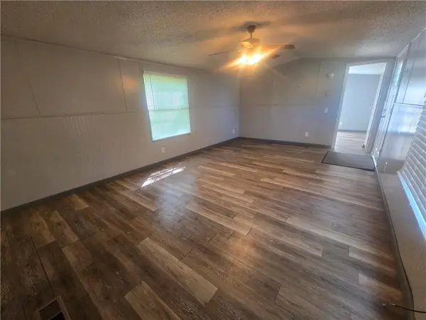 120 Maple LN, Napoleon, MO 64074
