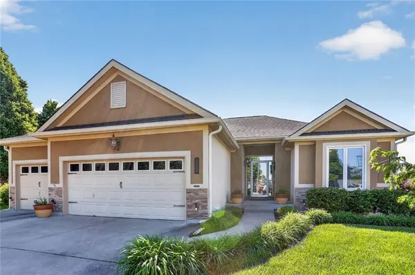 11107 N MADISON CT, Kansas City, MO 64155