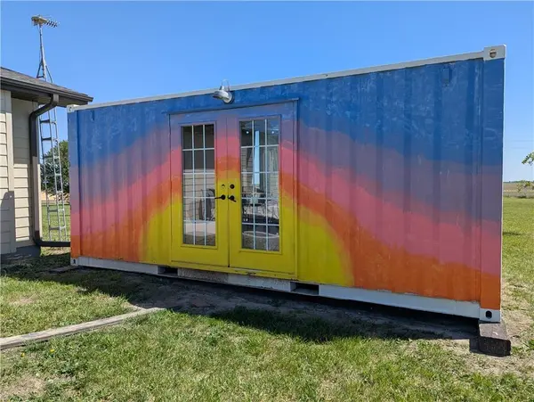 1463 Us-73 HWY, Hiawatha, KS 66434