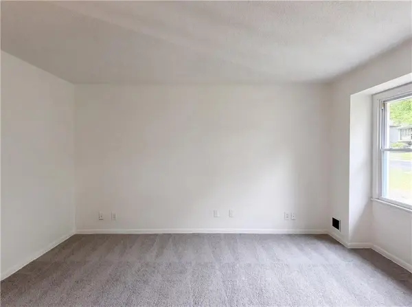 9401 E 84th TER, Raytown, MO 64138