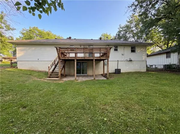 9401 E 84th TER, Raytown, MO 64138