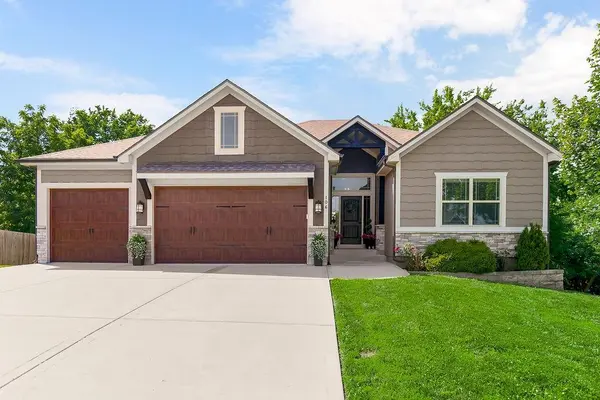 106 E Woodland AVE, Lone Jack, MO 64070