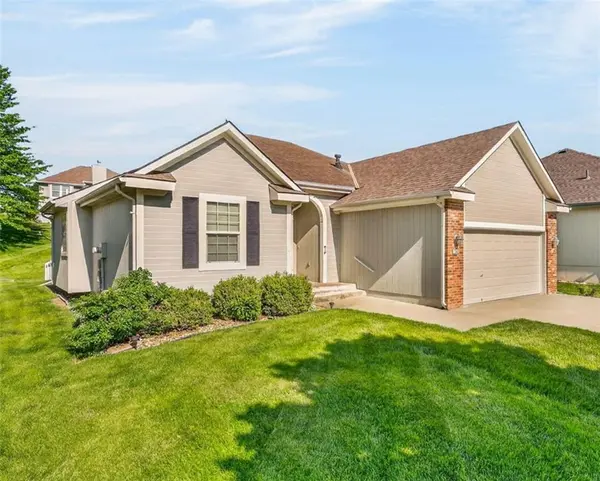 7212 N Lawn AVE, Kansas City, MO 64119