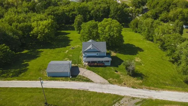1261 SE Mill ST, Dearborn, MO 64439