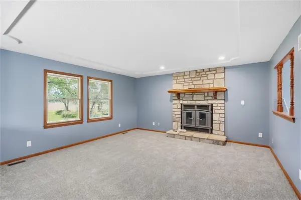 14280 170th ST, Bonner Springs, KS 66012