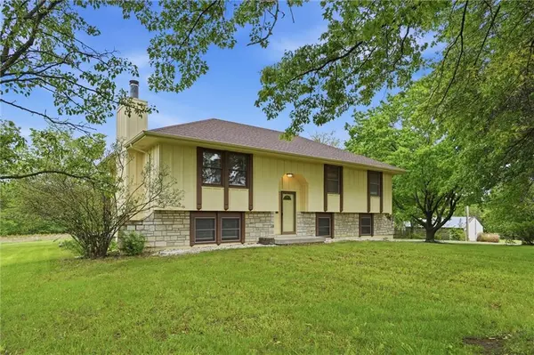 14280 170th ST, Bonner Springs, KS 66012