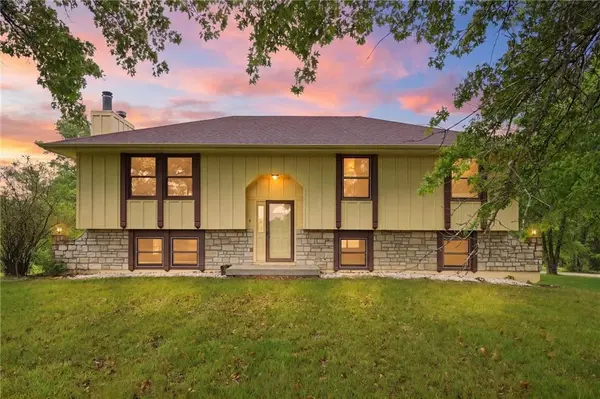 14280 170th ST, Bonner Springs, KS 66012
